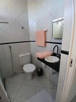 Uma casa de banho em Sua acomodação pertinho de tudo!!