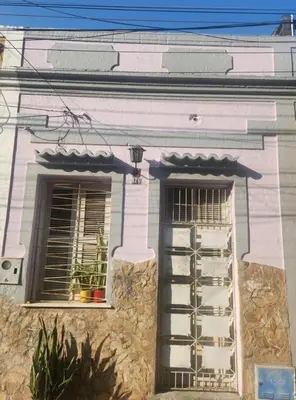 O edifício onde o quarto em acomodação particular está situado