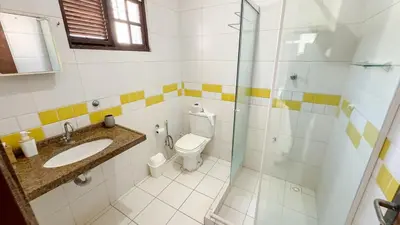 Uma casa de banho em Casa de Praia - Praia Bela