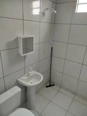Uma casa de banho em Tô em Casa Hospedagem 2