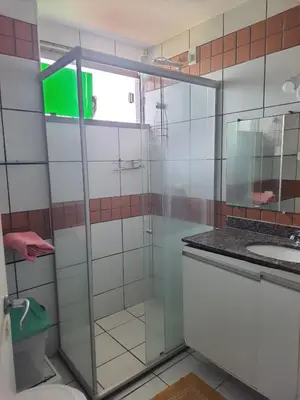 Uma casa de banho em Apartamento 02 quartos Praia do Futuro