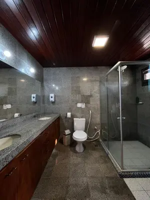 Uma casa de banho em Kaza Cumbuco Hostel