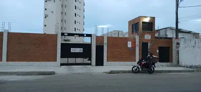 A planta de Apartamento em cond na Praia do Futuro com 2 suítes