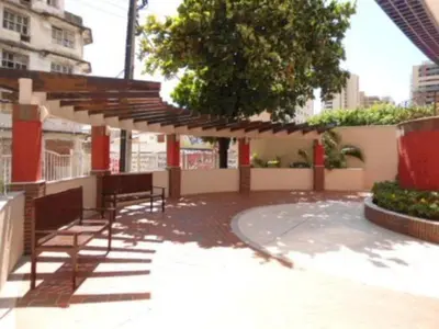 A planta de Apto 2 Quartos com Suíte, Garagem, 300m da Praia