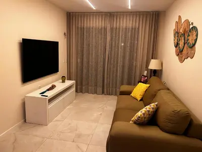 Uma televisão e/ou sistema de entretenimento em Aquaville Porto das Dunas Beach Park