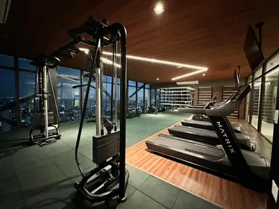 O centro de fitness e/ou as comodidades de fitness de Beach Class Meireles - Sofisticação e Conforto