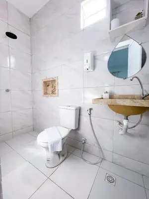 Uma casa de banho em CS Paracuru