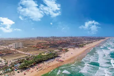 Uma vista do mar geral ou uma vista do mar a partir do apartamento