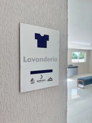 Um certificado, prémio, placa ou documento mostrado em Ap próx ao shopping com garagem, piscina e ar