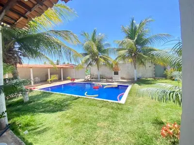 A piscina em ou perto de Martins
