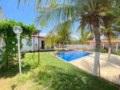 A piscina em ou perto de Martins
