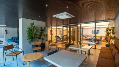 Uma área de estar em Studio moderno e completo Perto da Av, Beira Mar