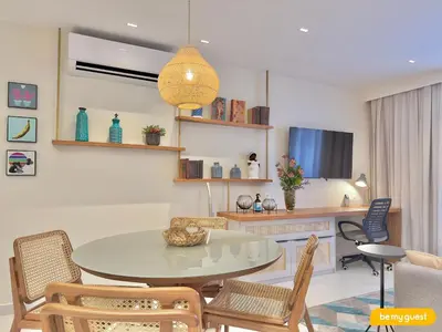 Uma televisão e/ou sistema de entretenimento em JSmart - Carolina Sucupira