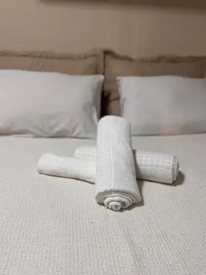 Uma cama ou camas num quarto em VG FUN 413 Praia Futuro Vista Mar Pé na Areia 2 quartos 2 wcs Imob Temporada