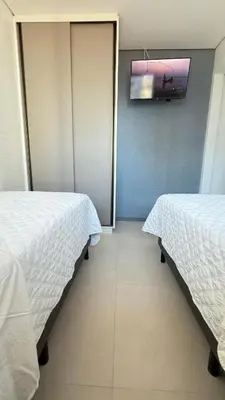 Uma cama ou camas num quarto em Beach Class Meireles - 2 camas de solteiro