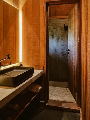 Uma casa de banho em Vila Moitas casa YARA