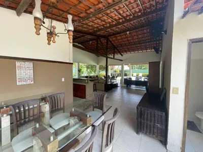 Uma área de estar em Casa