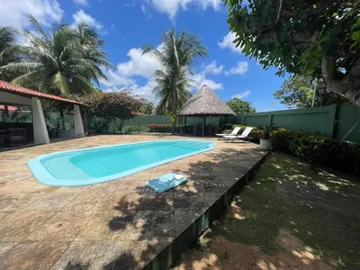A piscina em ou perto de Casa