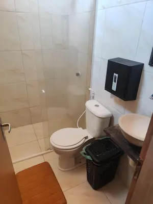 Uma casa de banho em Hostel Leda Beach