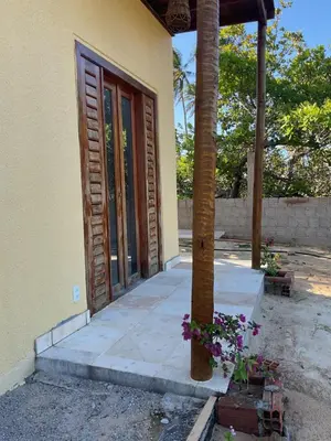Um jardim no exterior de Chalés Dunas - Icaraí de Amontada