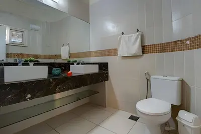 Uma casa de banho em Casa Luxo 7 Suítes Próx.Beach Park By HOUSINGCEARÁ