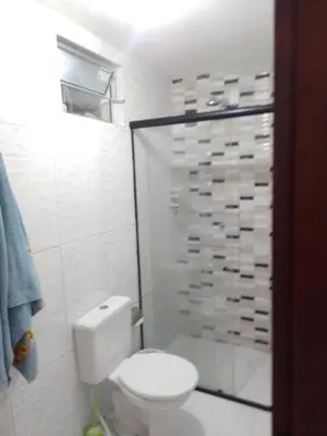 Uma casa de banho em Cantinho feliz