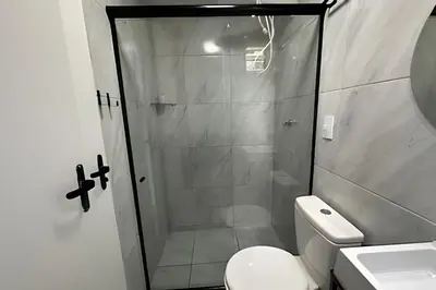 Uma casa de banho em Completa Perfeita para Turismo de Negócios e Lazer por Will