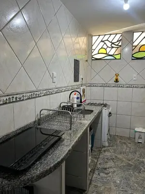 Uma casa de banho em Quarto Privativo na AvBeira mar - Apto familiar