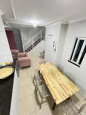 Uma área de estar em Dom house