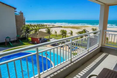 Uma vista do mar geral ou uma vista do mar a partir do apartamento