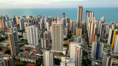 Uma vista geral de Fortaleza ou a vista da cidade a partir do apartamento
