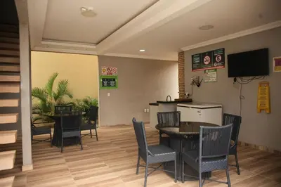 Uma televisão e/ou sistema de entretenimento em La Casa Lagoinha
