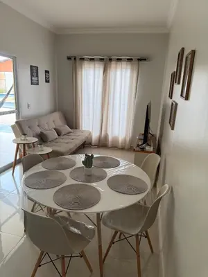 Uma área de estar em La Casa Lagoinha