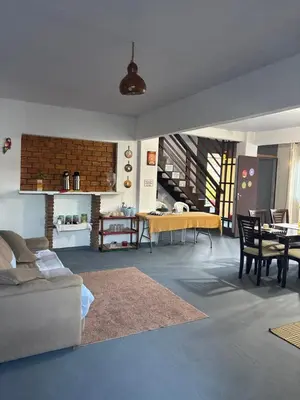 Uma área de estar em Casa Cochilo na Rede