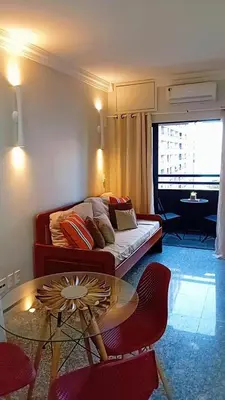 Uma área de estar em Flat tullip flores 706