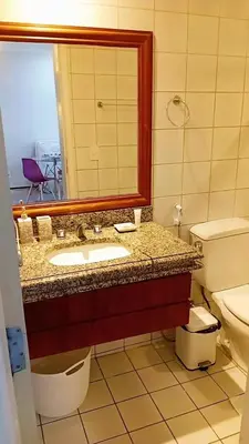 Uma casa de banho em Flat tullip flores 706