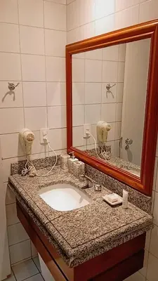 Uma casa de banho em Flat tullip flores 706
