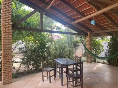 Um jardim no exterior de Casa Redonda
