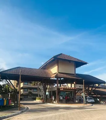 O edifício onde o resort está situado