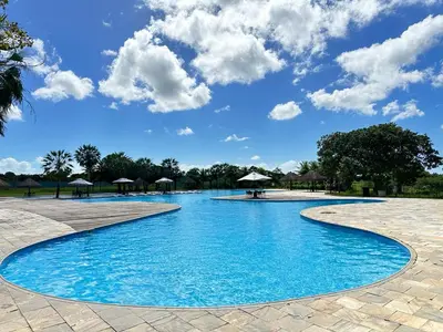 A piscina em ou perto de Catu Lake
