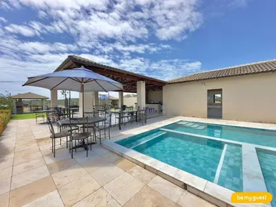 A piscina em ou perto de Clube Mirante do Iguape