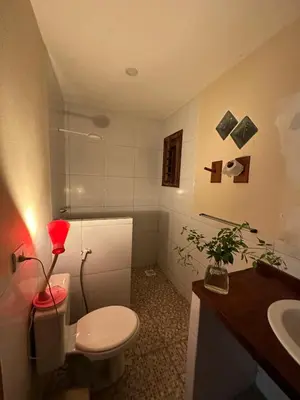 Uma casa de banho em Chalezinho da Mari