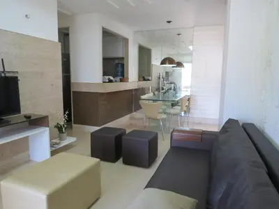 Uma televisão e/ou sistema de entretenimento em Conforto e Lazer na Frente do Mar ao Lado do Beach Park