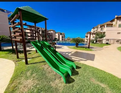 A área de jogos para crianças em Apto Beverly Hills Residence, próx Beach Park