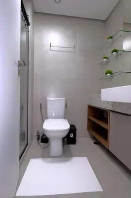 Uma casa de banho em Hospede-se com charme e praticidade no Meireles