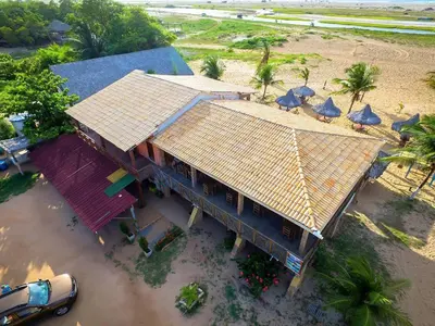 O edifício onde a casa de hóspedes está situado