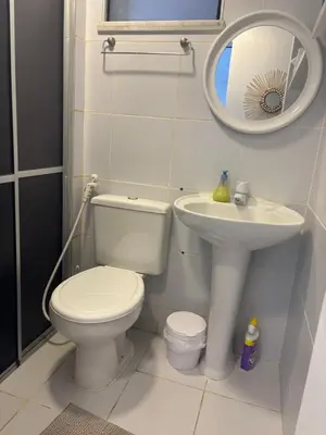 Uma casa de banho em Appartement 11 à 200 de la plage