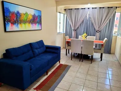 Uma área de estar em Spacious Apartment Close to Praia do Futuro
