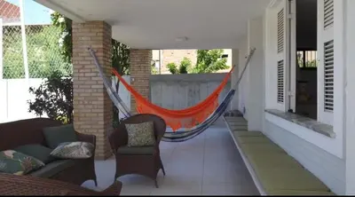 Uma área de estar em Casa Beach park