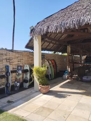 O edifício onde o apartamento está situado